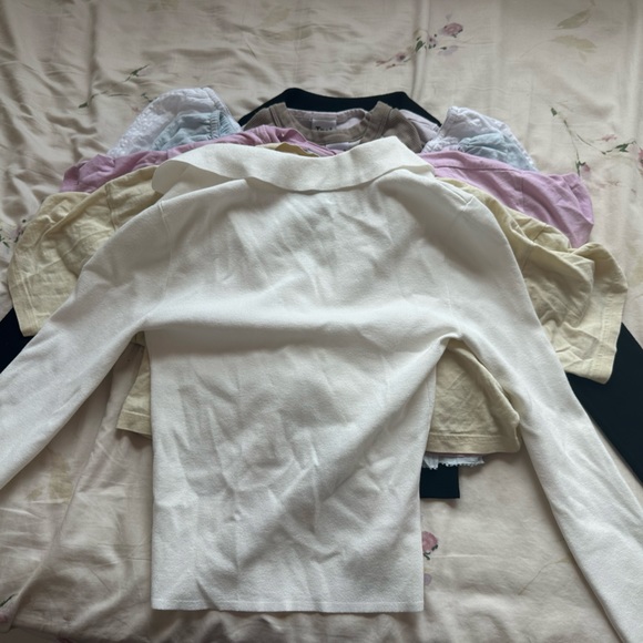 button up with a collar - Picture 2 of 3